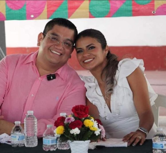 Wendolin Solís Wendolin Solís, viuda de Alfredo Cabrera, es la candidata a la alcaldía de Coyuca de Benítez