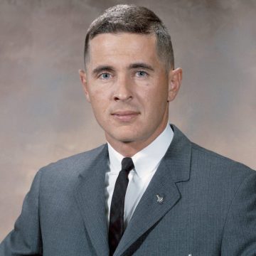 Murió William Anders, astronauta del Apolo 8, tras accidente aéreo