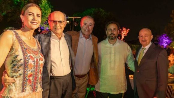Carlos Salinas reaparece en fiesta multimillonaria con embajador de México en España