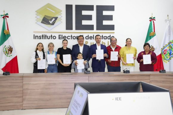 Reciben constancia diputados locales de representación proporcional de Morena