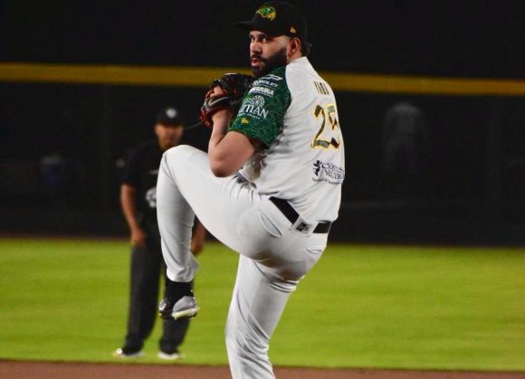 Los Pericos se apuntaron el primero ante los Acereros en el Hermanos Serdán