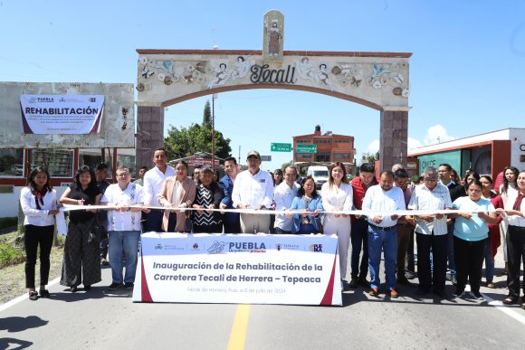 Inaugura Sergio Salomón rehabilitación de la carretera Tecali de Herrera-Tepeaca