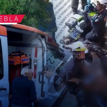 Trabajadores se electrocutan al colocar anuncio en Castillotla; uno falleció