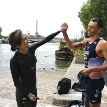 Ministra de Deportes de Francia nadó en el río Sena para demostrar su limpieza