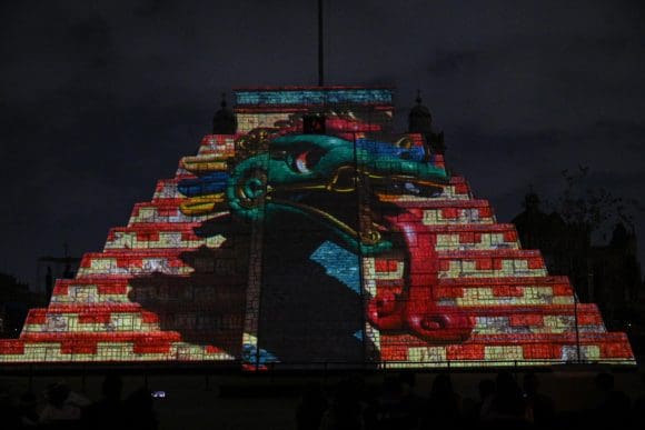 Pirámide Kukulkán - Zócalo Llega Kukulkán al Zócalo de la CDMX