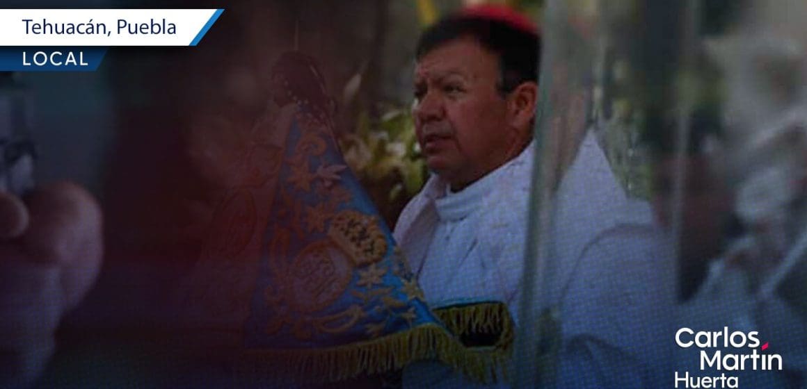 Sujetos armados asaltan a Obispo de Tehuacán y se llevan su camioneta