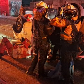 Volcadura en la México-Puebla deja dos muertos