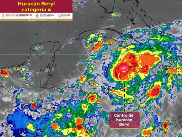 a-9525-temp1 Huracán “Beryl” de categoría 4 mantiene su trayectoria hacia la Península de Yucatán