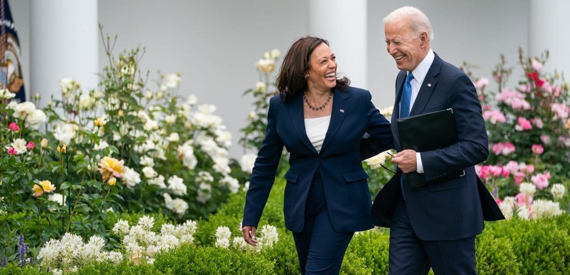 Biden respalda a Kamala Harris para que sea la candidata demócrata a la presidencia de EU