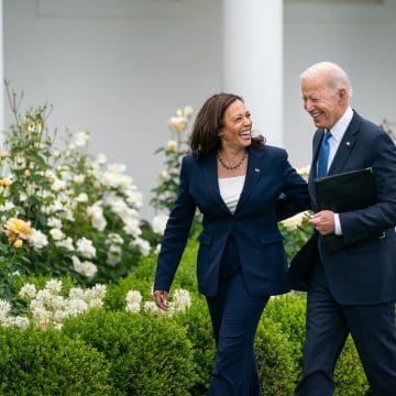 Biden respalda a Kamala Harris para que sea la candidata demócrata a la presidencia de EU