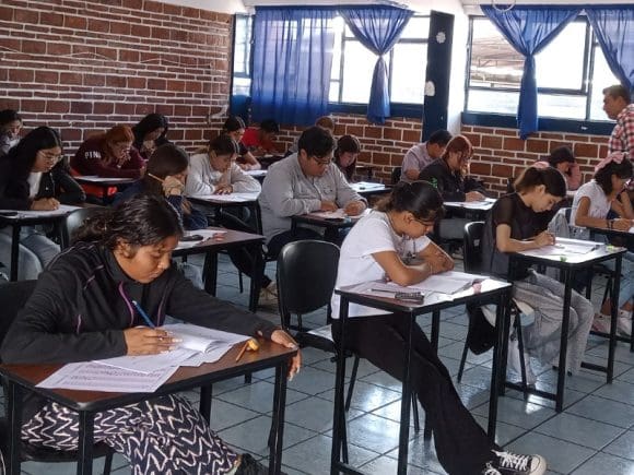 Presentan examen más de 4 mil egresados de bachillerato en escuelas normales: SEP