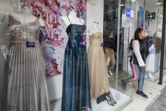 Ventas en el CH de Puebla se incrementan en un 30% por graduaciones
