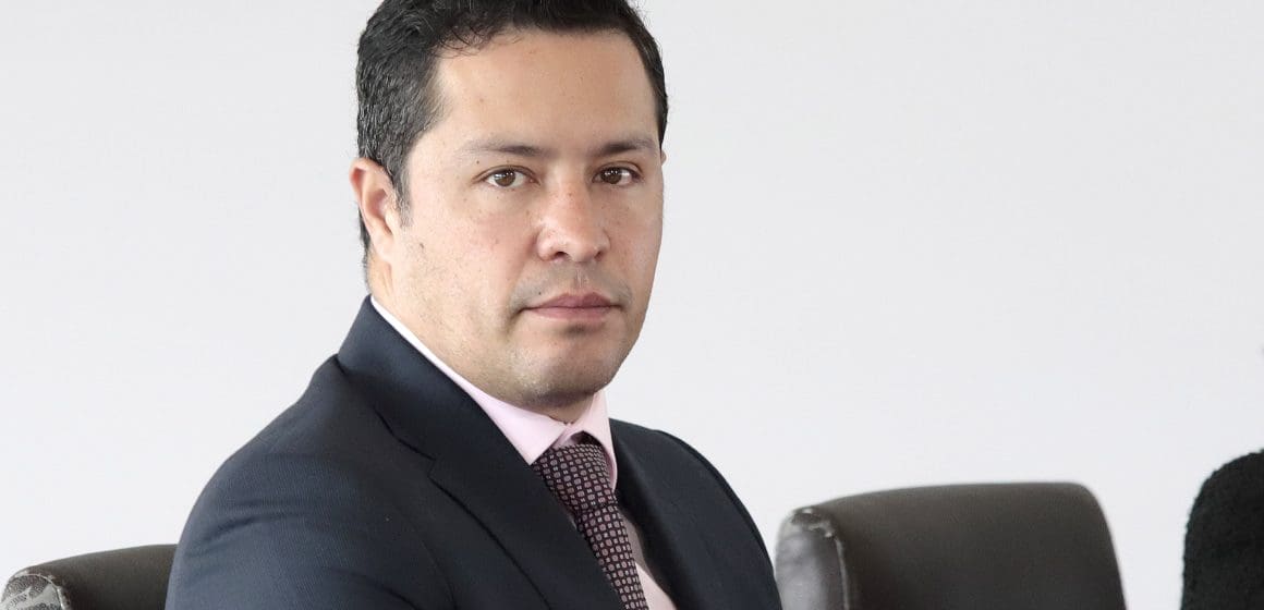 Propone Céspedes Peregrina a Jonathan Ávalos Meléndez como magistrado del Poder Judicial