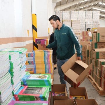 Inicia SEP distribución de más de 300 mil libros de texto gratuitos