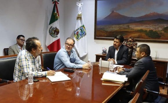 Clausuran cementera Cruz Azul de Tecamachalco; autoridades abren mesa de dialogo