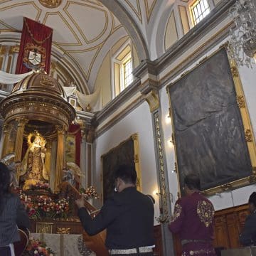 Creyentes festejan a la virgen del Carmen