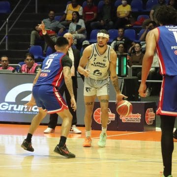 Los Lobos Plateados superaron a los Freseros para emparejar la serie en la Arena BUAP