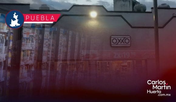 Asaltan Oxxo en Xonaca y se desata una persecución; detienen a tres