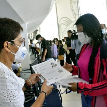 La rectora Lilia Cedillo da la bienvenida a estudiantes del nivel medio superior que se suman a la BUAP