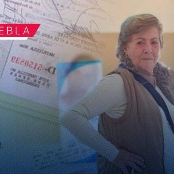 Se jubila “la jefa” Blanquita, después de 60 años de servicio en el Ayuntamiento de Puebla  