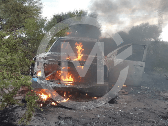 Diseño sin título (36) Localizan cuerpo calcinado en la batea de una camioneta en Yehualtepec