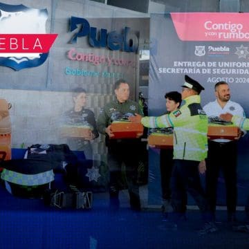 Entregan uniformes nuevos a policía de la Ciudad de Puebla