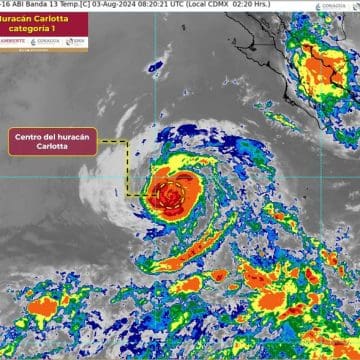 Huracán Carlotta se aleja de territorio mexicano 