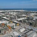 Incendio en refinería Olmeca fue controlado y opera con normalidad: Pemex
