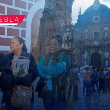 Miles de fieles dan gracias a San Judas Tadeo en la Catedral de Puebla