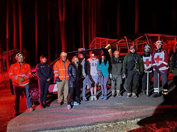 Rescatan a jóvenes extraviados en La Malinche