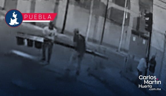 ¡Increíble! Roban semáforo en el Barrio de Santiago; les tomó un minuto