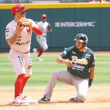 Los Diablos pegan primero y toman ventaja ante los Pericos en playoffs