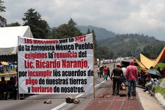 Ejidatarios de Tlahuapan han sido engañados por vivales: Sergio Salomón