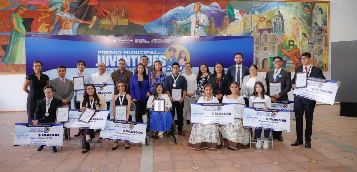 Entregan el premio municipal de las juventudes en San Andrés Cholula