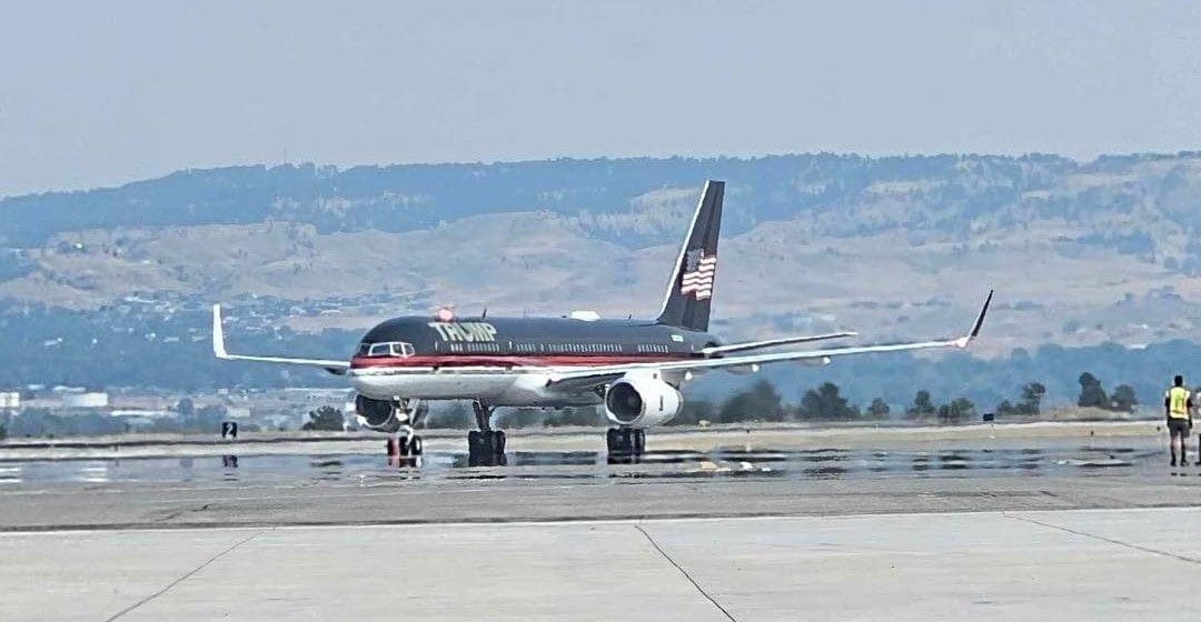 Avión de Trump sufre falla durante vuelo y aterriza en Montana