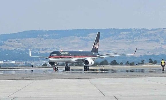 Avión de Trump sufre falla durante vuelo y aterriza en Montana