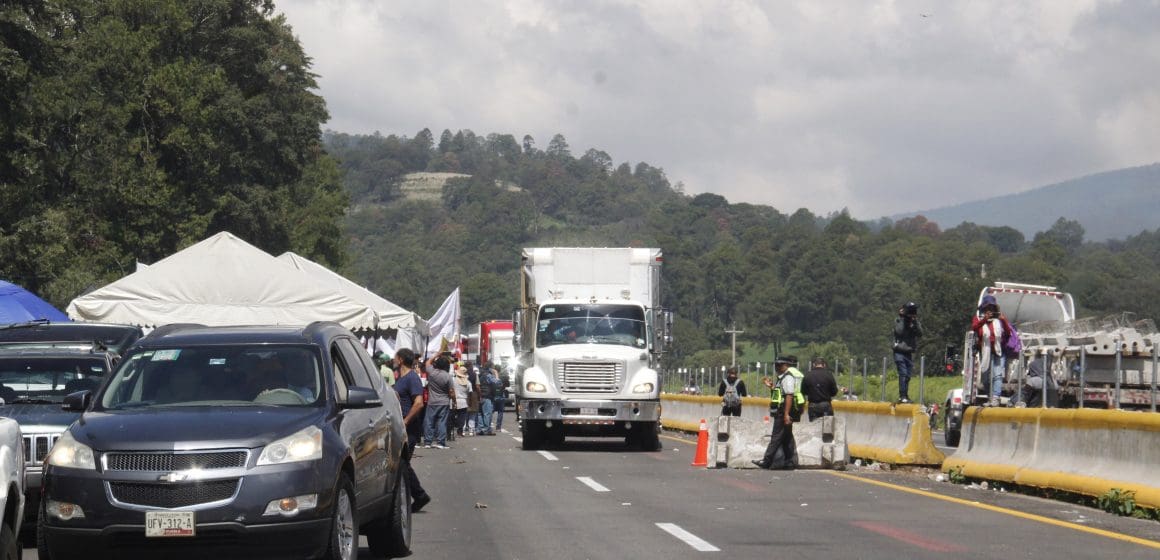 Abren un carril de la autopista México-Puebla de manera permanente