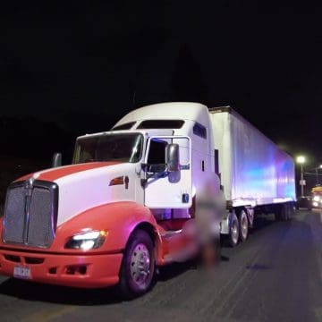 Detienen a dos sujetos tras robar tráiler en San Andrés Cholula