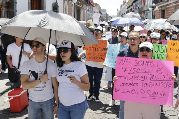 Trabajadores del PJF exigieron en Puebla frenar la aprobación de la reforma propuesta por  AMLO