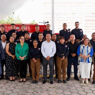 Reconoce Mundo Tlatehui a bomberas y bomberos de San Andrés Cholula