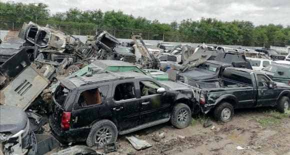 15146_1yjnqhf941 FGR destruye 25 vehículos blindados que pertenecían a grupos delictivos