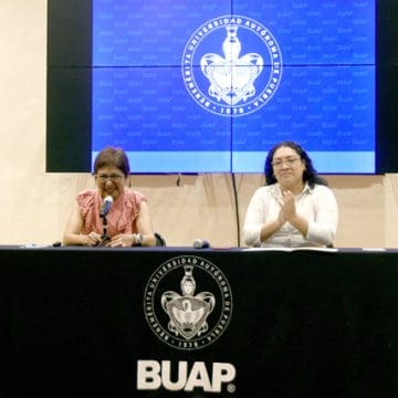 Dicta conferencia la Rectora Lilia Cedillo Ramírez a estudiantes de la Preparatoria Emiliano Zapata