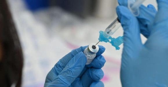 Cofepris admite trámite de registro sanitario para vacuna contra Mpox