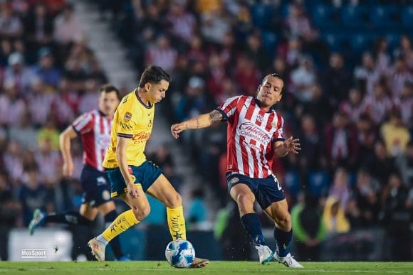 América vence a Chivas en el Clásico Nacional