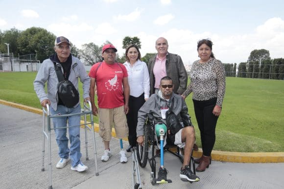 Entrega Gaby Bonilla 66 prótesis a favor de personas con discapacidad