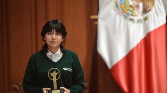 C43DE635-DE35-4CA3-A7C2-3E1F34719CB1-800x445 Ángela Olazarán, alumna de Conalep finalista del “Premio Nobel de la Educación”