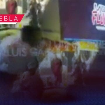 Cadeneros del bar Mr. Flow golpean y roban pertenencias a jóvenes en la Avenida Juárez