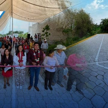 Entregan obras de pavimentación y alumbrado público en juntas auxiliares de Atlixco