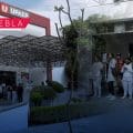 Estudiantes de medicina de la UPAEP se manifiestan; bloquean accesos