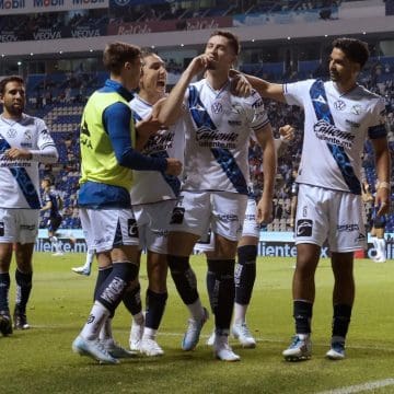 Puebla vence 2-1 al Querétaro en el estadio Cuauhtémoc